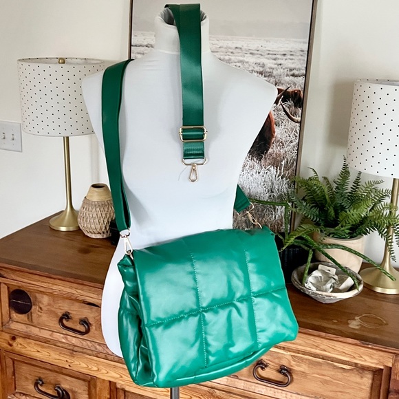 Anthropologie Kelly Green Faux Leather Quilted Pillow Purse Crossbody - Picture 13 of 16